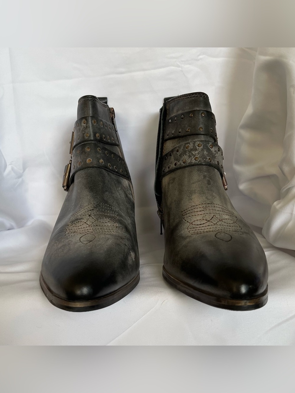 Roan by Bed Stu Ville Ankle Booties in  distressed black/grey Size 10